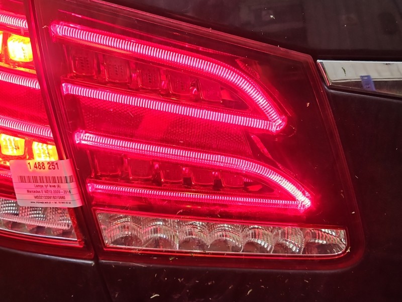 Lampa tył lewa LED Z KLAPY 12-16 Mercedes W212 kombi