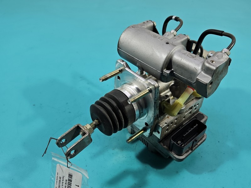 Serwo hamulcowe Toyota Auris II 47210-12130, 47270-47030 1.8 hybryda