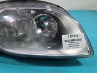 Reflektor prawy lampa przód Audi A4 B7 EUROPA