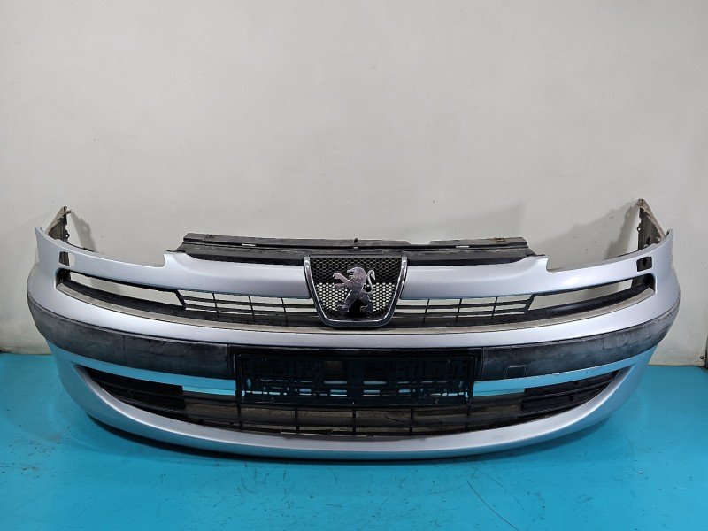 Zderzak przód Peugeot 807 srebrny EZR Zderzak przód Peugeot 807 srebrny EZR