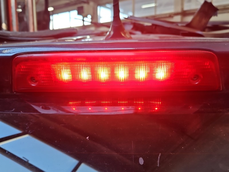 TRZECIE ŚWIATŁO STOP STOPU Fiat Freemont HB