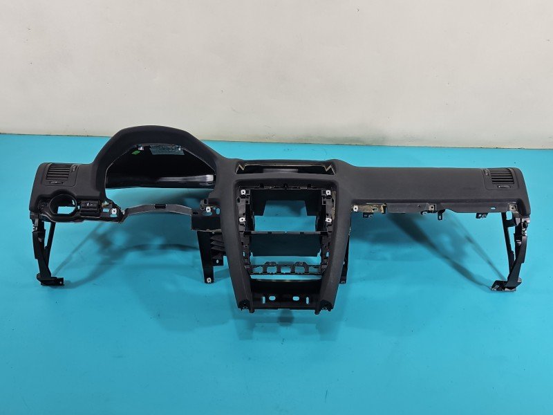 Deska rozdzielcza airbag pasażera kokpit Skoda Octavia II