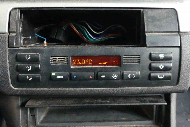 Konsola panel nawiewu Bmw e46 4106930