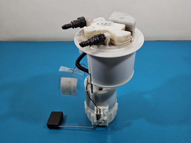 pompka Pompa paliwa Toyota Aygo II 14-22 1.0 vvti 77020-0H041 TOYOTA, 4 PIN