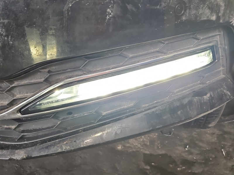 Halogen lewy Skoda Superb III