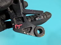 Mocowanie podnóżek tył lewy uchwyt HONDA CBR 125R