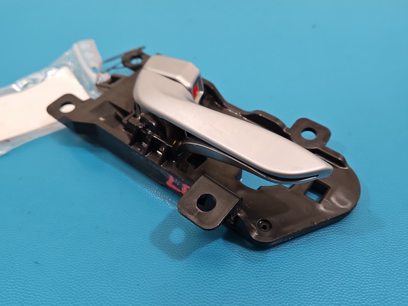 Klamka wewnętrzna przód lewa Hyundai Santa Fe III 12–18 82610-2W000