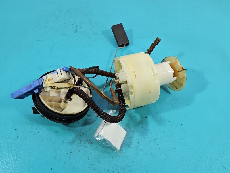 pompka Pompa paliwa Vw Passat B5 1.8 T 8E0906087D Volkswagen, 4pin