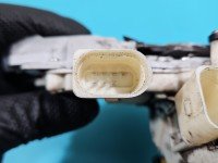 Zamek przód prawy 4E1837016AA Audi A8 D3 EUROPA Producent części: Audi, z dociągiem
