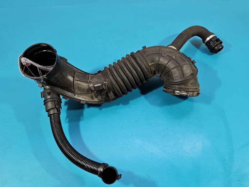 Rura BMW F20 2.0d 586509 przewód Turbo- filtr powietrza