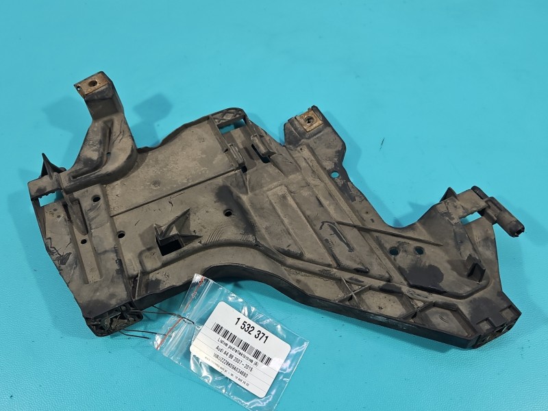 Listwa podreflektorowa AUDI A4 B8 1301073034