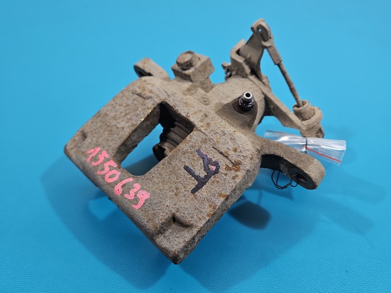 Zacisk tył prawy Fiat Freemont 2.0 jtd HB