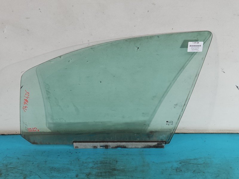 Szyba drzwi przód lewa Opel Zafira B HB