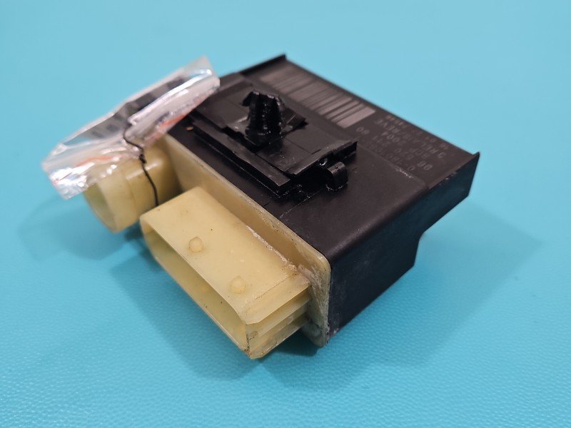 Przekaźnik wentylatorów wentylatora Peugeot Partner II 9652021180