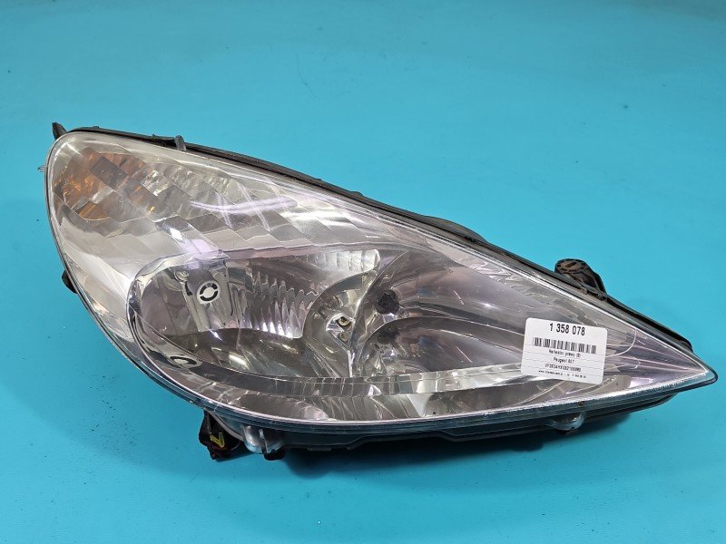 Reflektor prawy lampa przód Peugeot 607 EUROPA