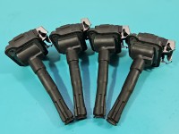 Cewka zapłonowa Audi A8 D2 058905105 4.2 V8 Producent części: Audi, Europejska, 4szt. Uszkodzona osłona gumowa na jednej cewce