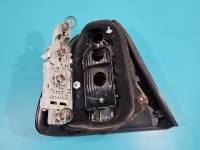 Lampa tył prawa Producent części: BMW, wytopiona obudowa. Pęknięcie Z LISTWĄ ŻARÓWKOWĄ COMPACT Bmw e46 HB