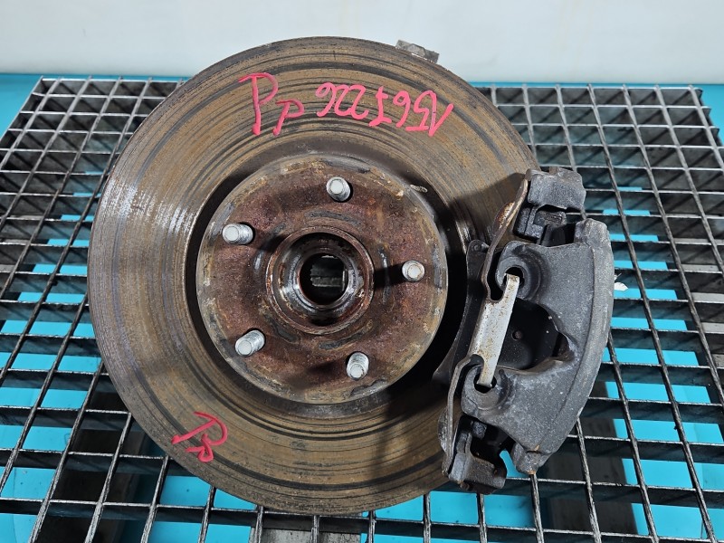 Zwrotnica prawa piasta przód 2.0 16V Ford Mondeo Mk5