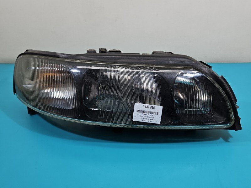 Reflektor prawy lampa przód Volvo S60 I EUROPA Reflektor prawy lampa przód Volvo S60 I EUROPA