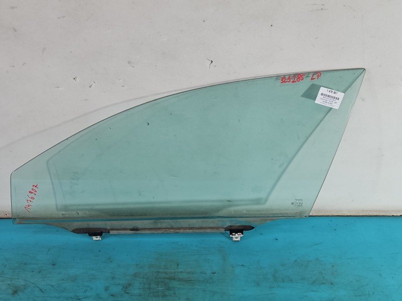 Szyba drzwi przód lewa Toyota Avensis II T25 kombi