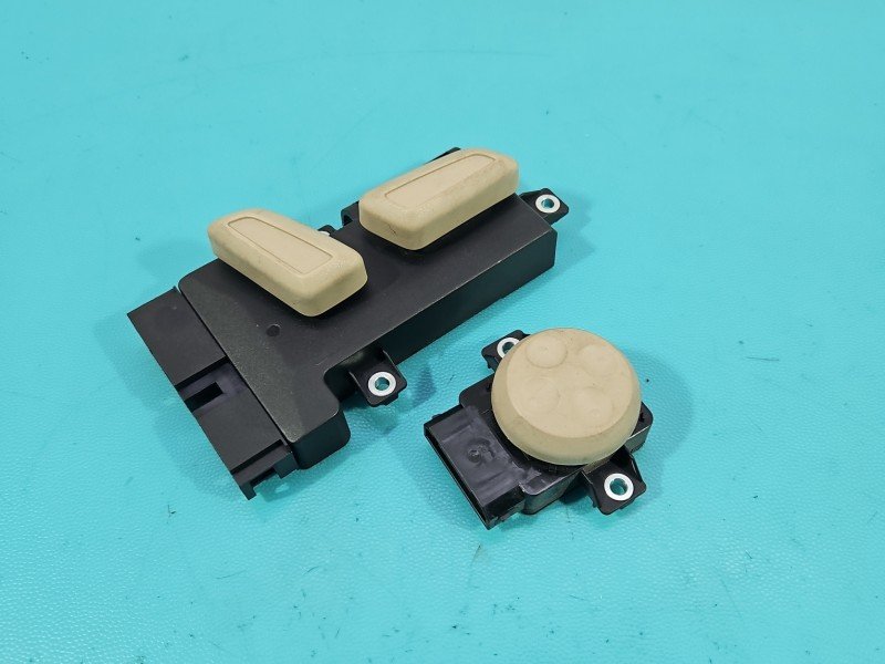 Przełącznik Producent części: Audi, fotela prawego 2 ele AUDI Q5 08- 8K0959748 Przełącznik Producent części: Audi, fotela prawego 2 ele AUDI Q5 08- 8K0959748