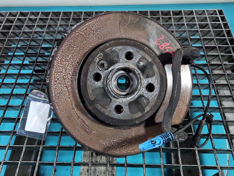 Zwrotnica prawa piasta przód 1.4 16V (N12B14O0) Mini Cooper One II R56 06-