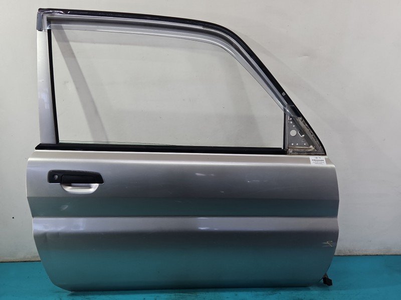 DRZWI PRZÓD PRAWE PASAŻERA Mitsubishi Pajero Pinin 3d srebrny