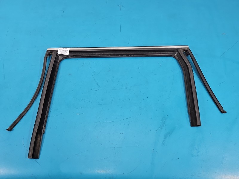 Uszczelka drzwi tył lewa Jeep Cherokee KL