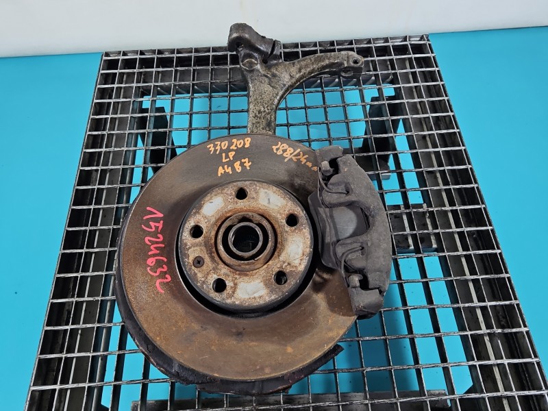 Zwrotnica lewa piasta przód 1.9 tdi Audi A4 B7