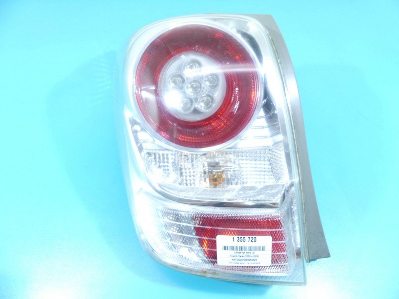 Lampa tył lewa Toyota Verso 09-18 HB