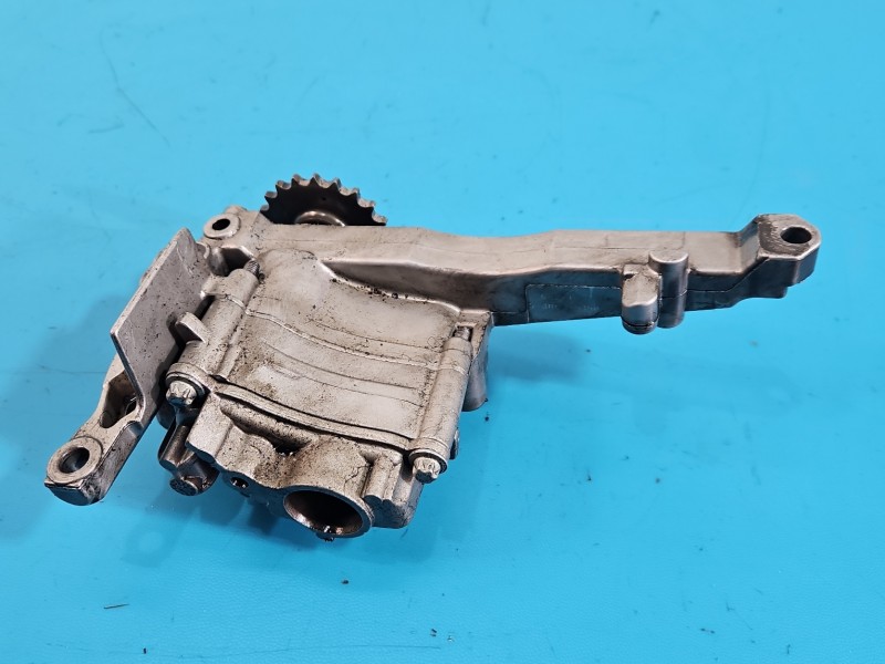 Pompa oleju Mercedes ML W164 3.0 CDI V6 6421810901, A6421810047