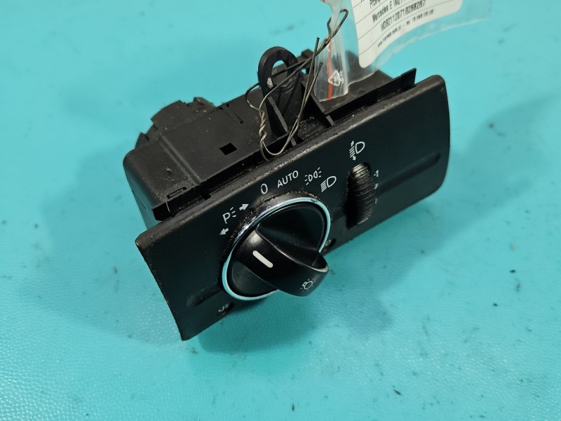 Przełącznik włącznik świateł Mercedes W211 2115450904