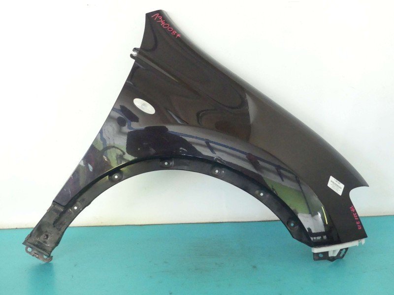 Błotnik przód prawy Nissan Qashqai I J10 06-13 czarny