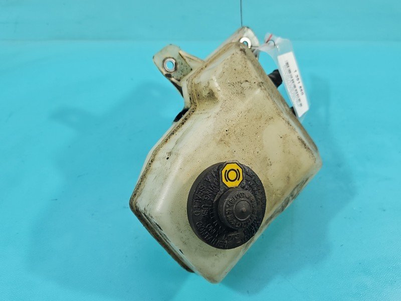 Zbiorniczek płynu hamulcowego Toyota Prius II XW20 03- zbiornik