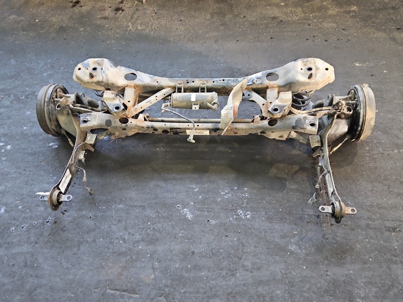 Tylna belka oś tył Ford Focus Mk3 1.6 16v