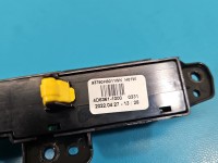 Przełącznik zamka awaryjnyh kia Stonic 17-20 93790-H8011