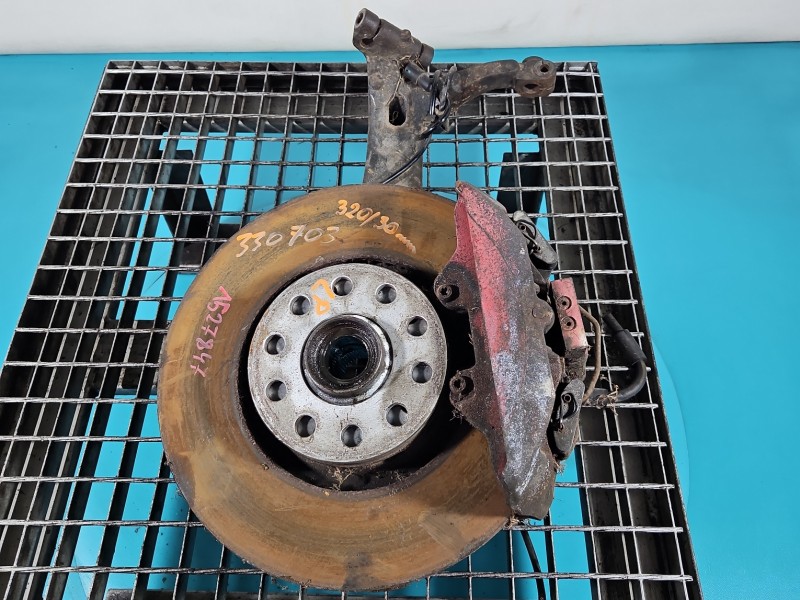 Zwrotnica lewa piasta przód 4.2 V8 Audi A8 D2