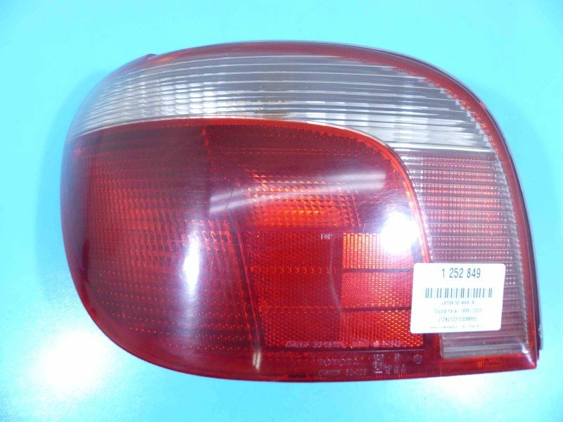 Lampa tył lewa Toyota Yaris I 99-05 HB