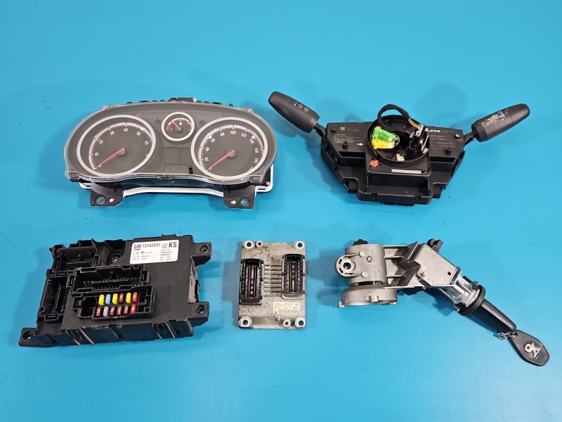 Komputer Sterownik silnika Opel Corsa D 1.4 16V 0261208941, 55557934