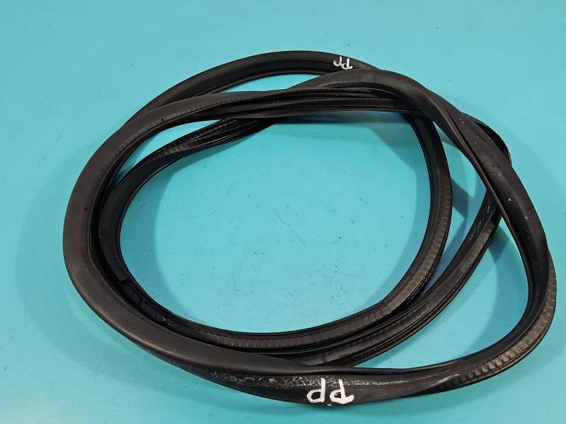 Uszczelka drzwi przód prawa Renault Kadjar