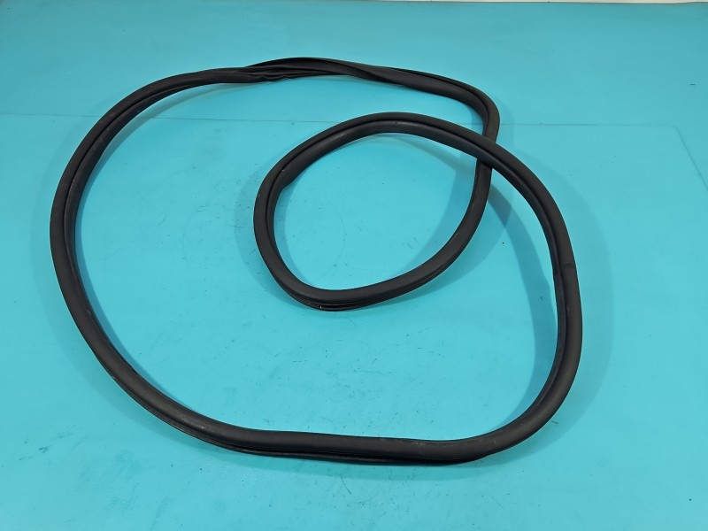 Uszczelka drzwi tył prawa Jeep Grand Cherokee IV WK2