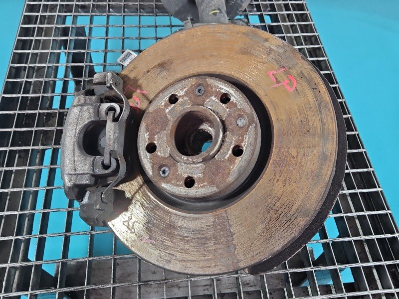 Zwrotnica lewa piasta przód 2.0 hdi Peugeot 3008 II Zwrotnica lewa piasta przód 2.0 hdi Peugeot 3008 II