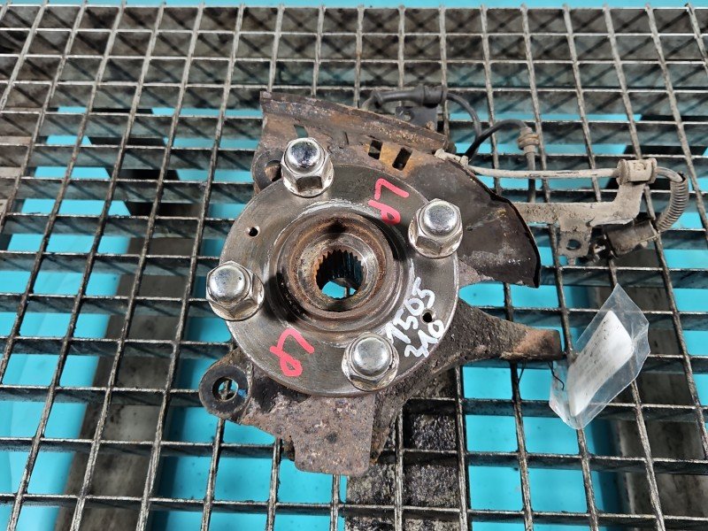 Zwrotnica lewa piasta przód 1.4 16V (G4FA) Hyundai I20 I 08-14