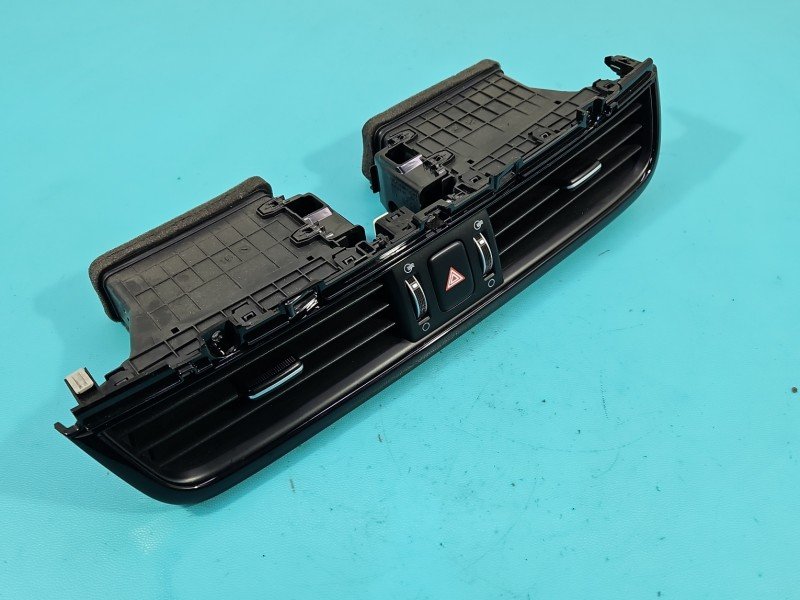 Kratka nawiewu środkowa Kia Optima IV 15-20 D4974-10000 Kratka nawiewu środkowa Kia Optima IV 15-20 D4974-10000