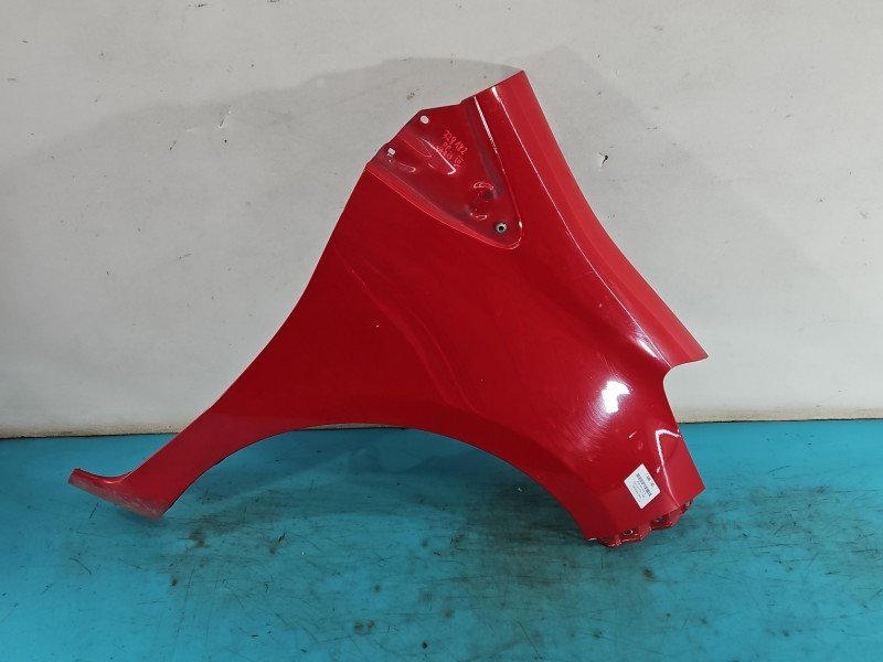 Błotnik przód prawy Toyota Yaris III czerwony Błotnik przód prawy Toyota Yaris III czerwony
