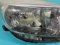 Reflektor prawy lampa przód Toyota Yaris III EUROPA