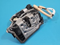 Zamek przód lewy 7477685 BMW G30 EUROPA Producent części: BMW, 4pin