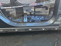 Próg prawy SŁUPEK ŚRODKOWY B Mercedes W213 kombi 5d szary 992