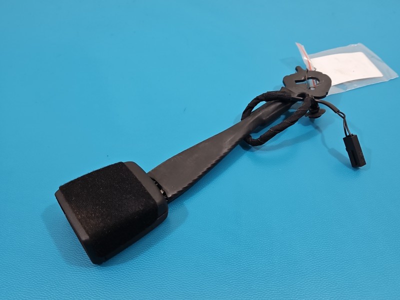 Pas bezpieczeństwa przód prawy pasażera Skoda Superb III 34198765B, 3V0857755A