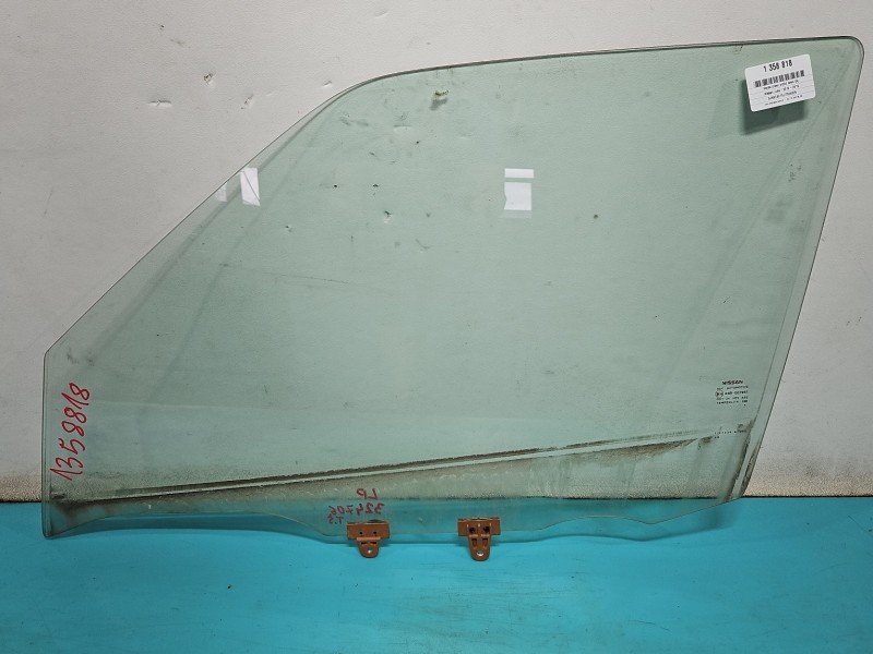 Szyba drzwi przód lewa Nissan Juke I F15 10-19 HB